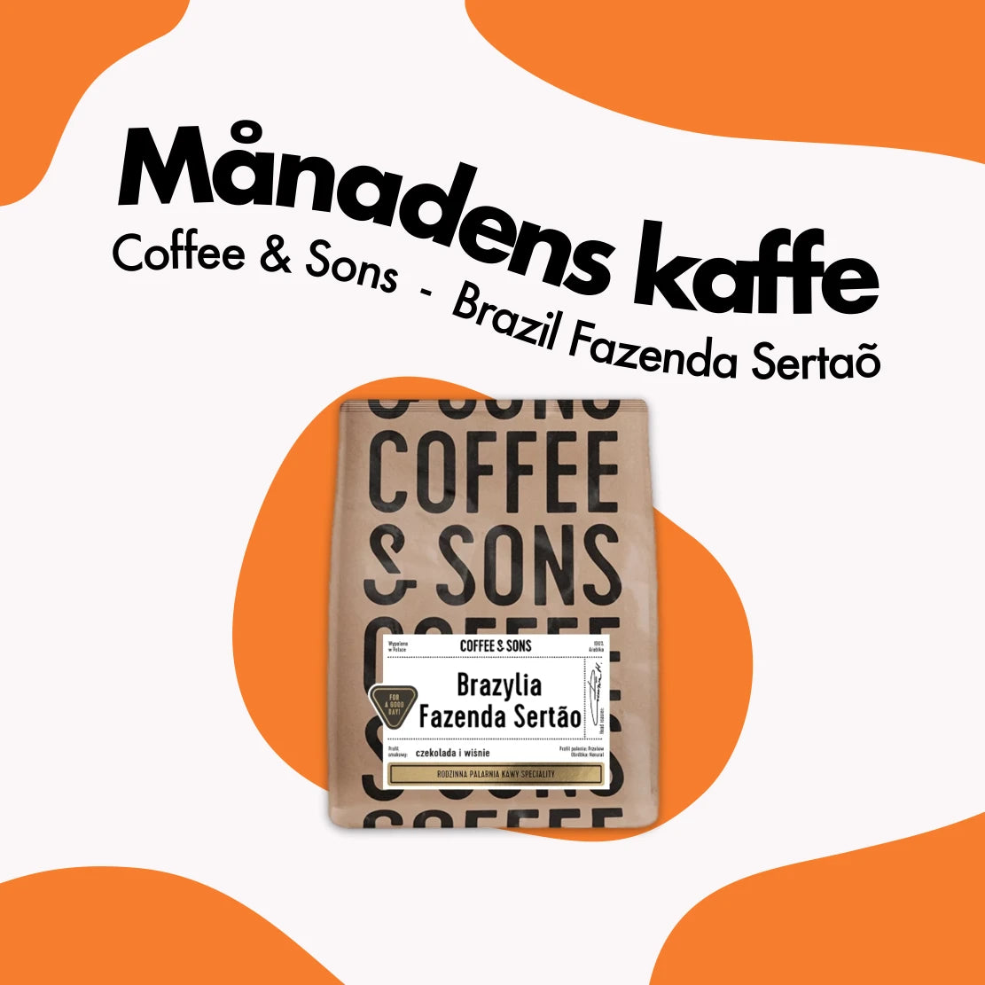 En kaffepåse från Coffee & Sons med texten "Månadens kaffe" på en orange och vit bakgrund.