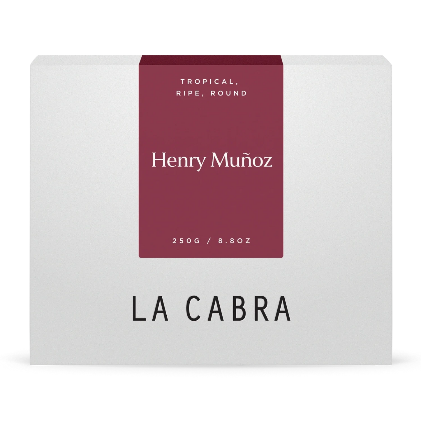 La Cabra "Henry Muñoz" kaffeförpackning med vit bakgrund och mörkröd etikett.