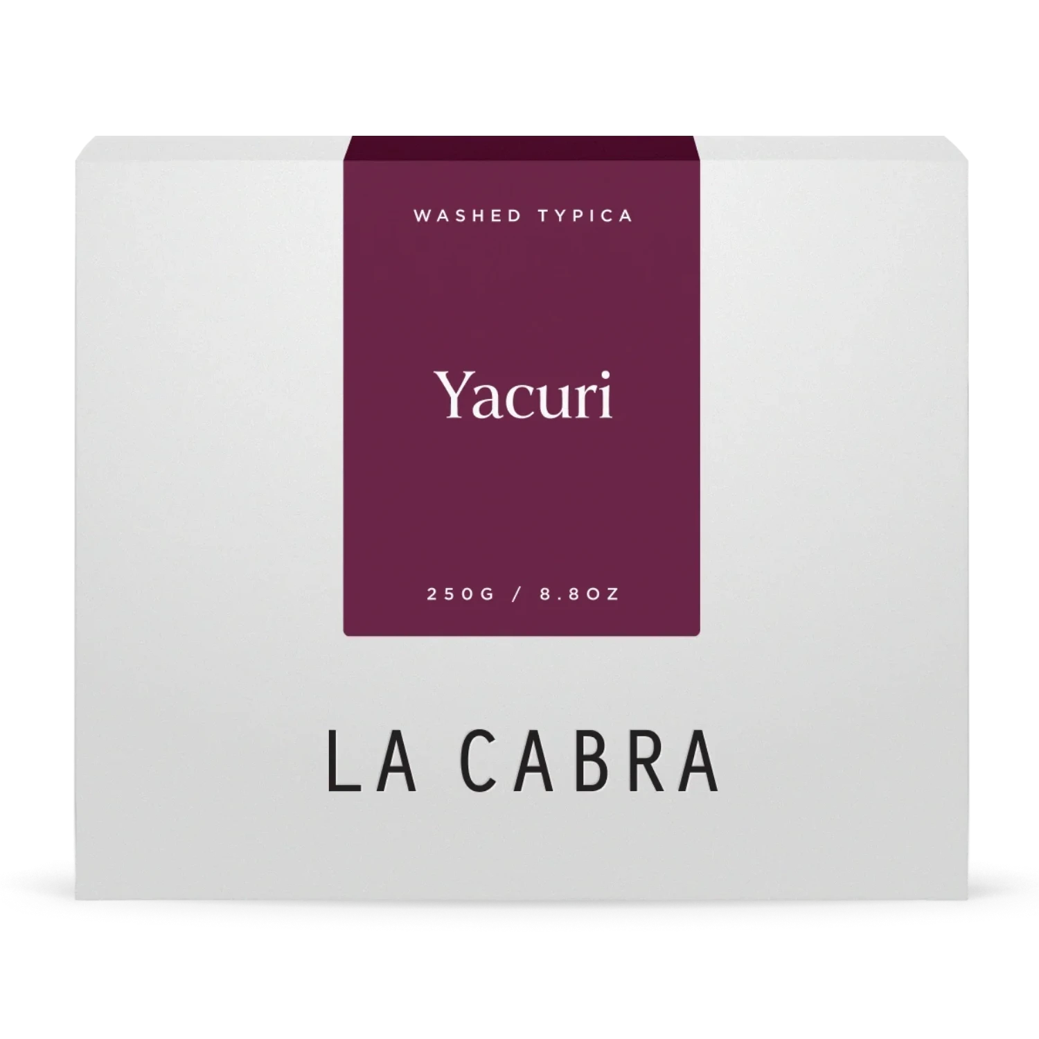 La Cabra "Yacuri" kaffeförpackning med vit bakgrund och vinröd etikett.