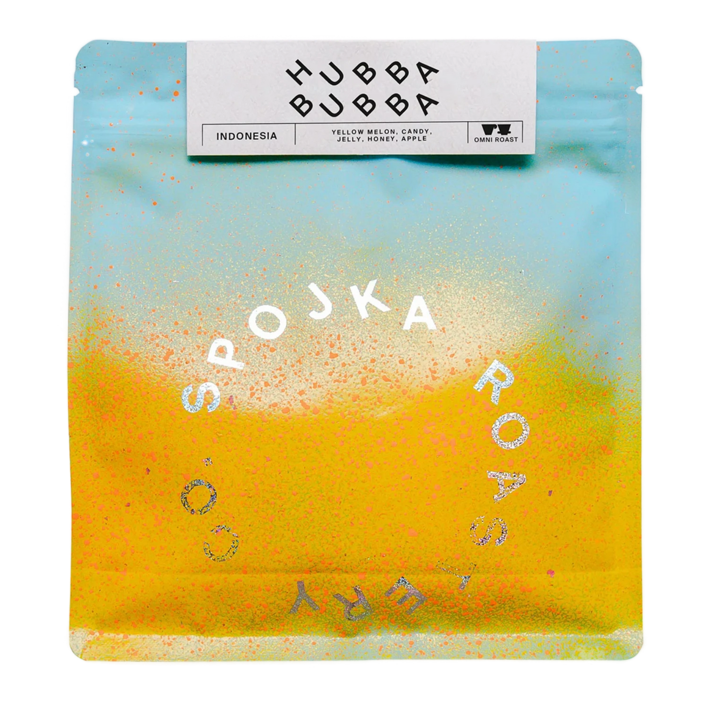 Kaffeförpackning med "Hubba Bubba" och "SPOJKA ROASTERY" logotyp på vit bakgrund.