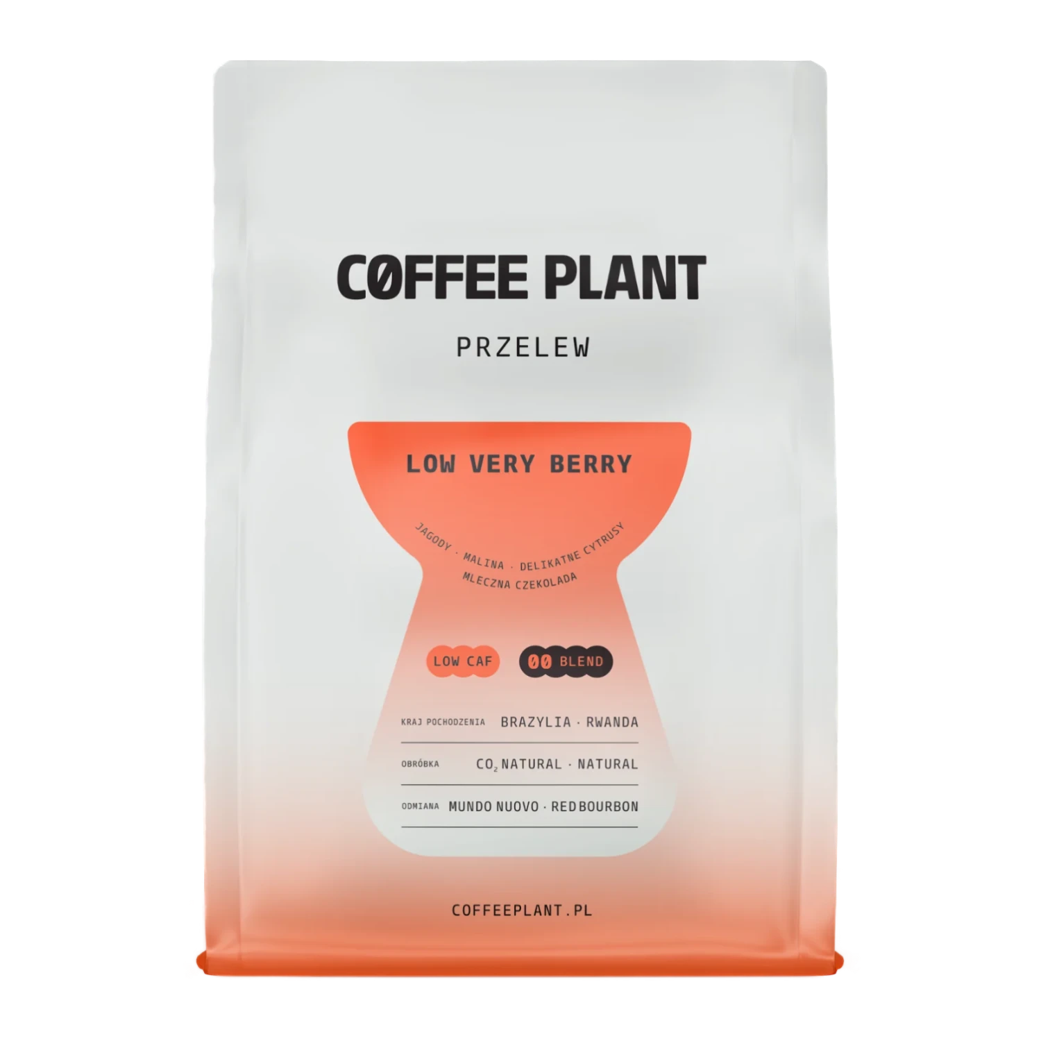 Kaffepaket med Coffee Plant "LOW Very Berry"-design och en orange etikett på vit bakgrund